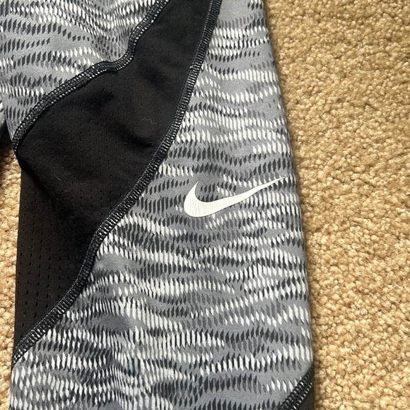 Nike pro 3/4 link pants - Picture 3 of 4
